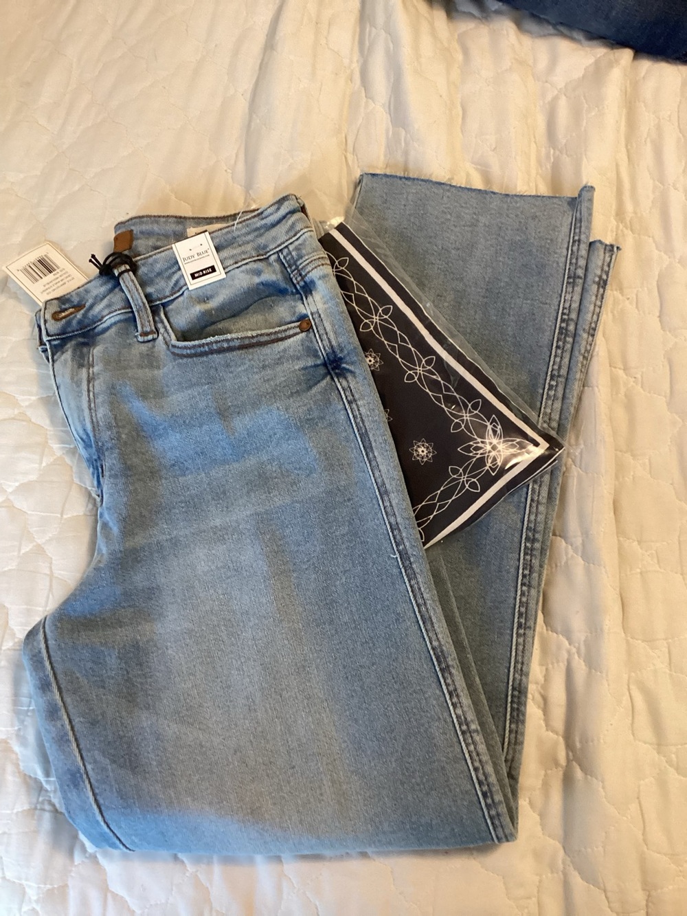 High-Rise Straight Jeans in Light Blue - Judy blue with bandanna loops